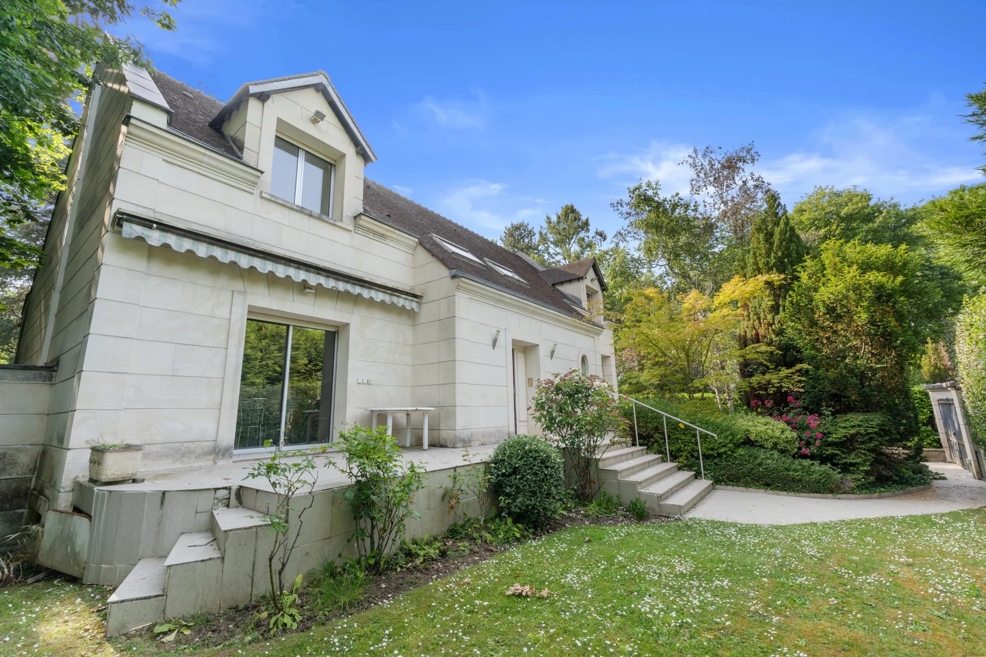 Villa 8 pièces 286,47 m² - 12