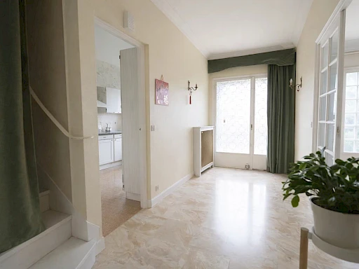 Maison 8 pièces 230 m²