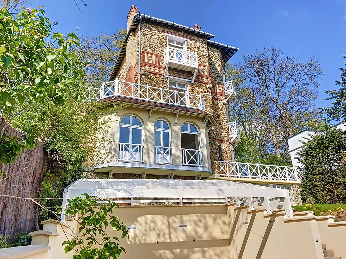 Maison 7 pièces 205 m² - 2