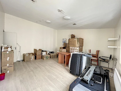 Appartement 1 pièce 137,42 m²