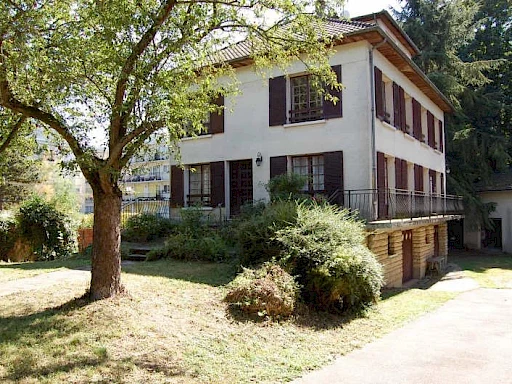 Maison 7 pièces 215 m²