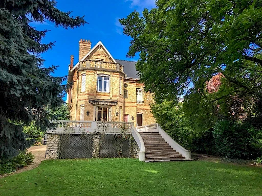 Appartement 8 pièces 260 m²