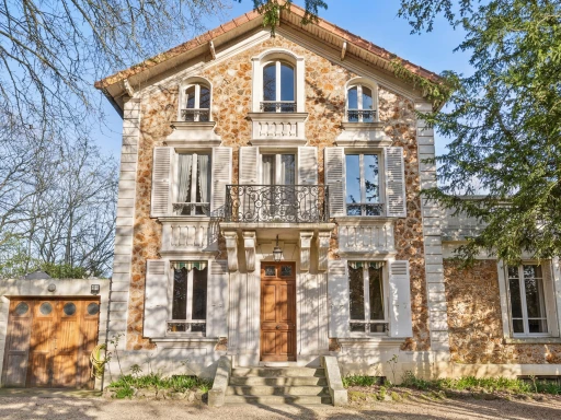 Villa 8 pièces 160 m²