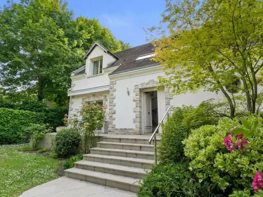 Villa 8 pièces 286,47 m²