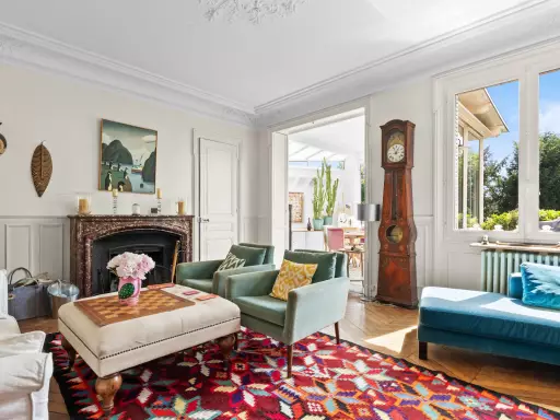 Maison 11 pièces 355 m²