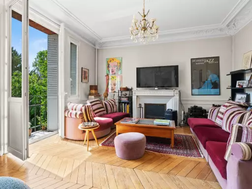 Maison 11 pièces 355 m²