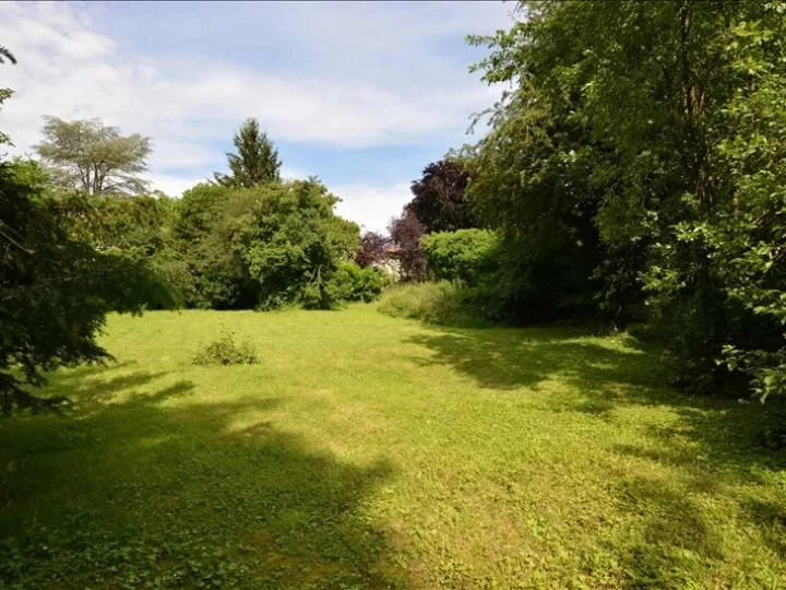 Terrain 800 m²