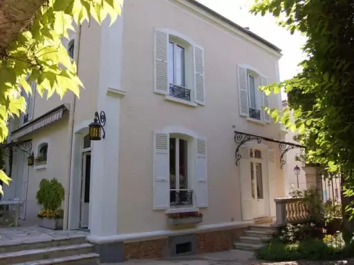 Maison 9 pièces 185 m²