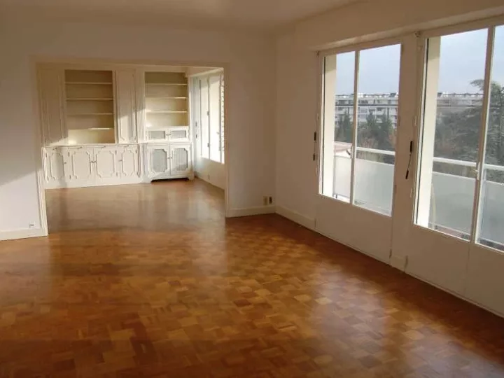Appartement 4 pièces 7 590 m²
