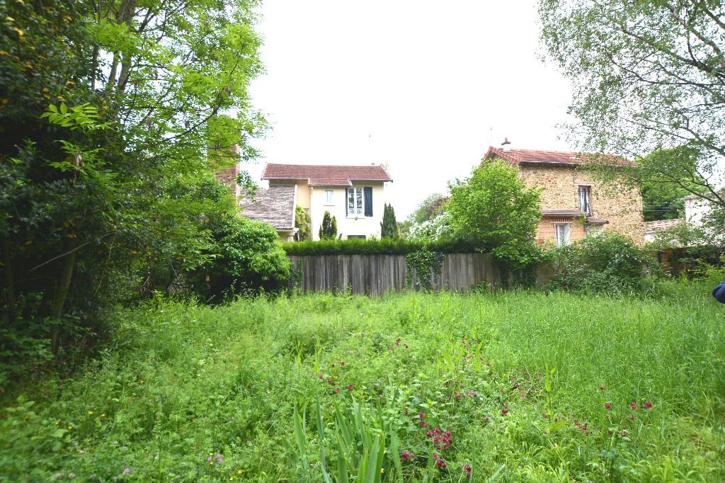 Terrain 662 m²