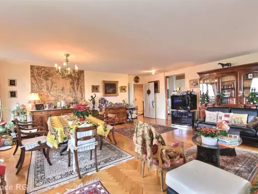 Appartement 5 pièces 120,27 m²