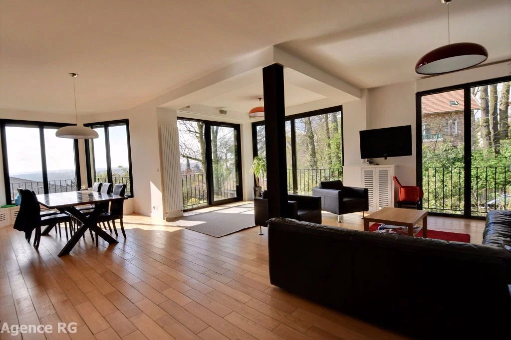 Maison 8 pièces 227 m²
