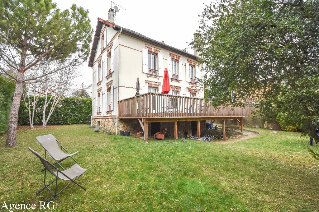 Maison 9 pièces 245 m²