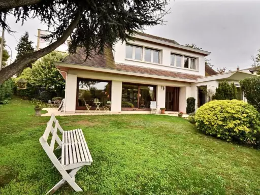 Maison 6 pièces 180 m²