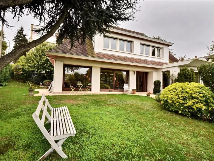 Maison 6 pièces 180 m²