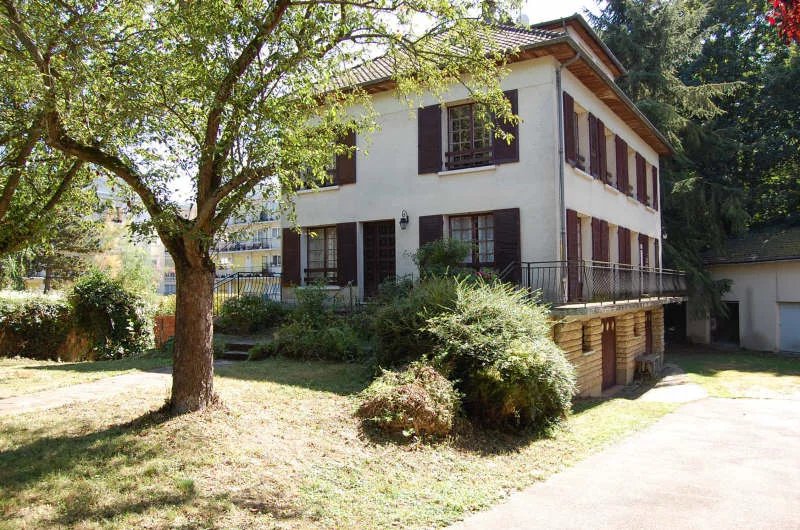 Maison 7 pièces 215 m²