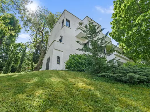 Villa 7 pièces 210 m²