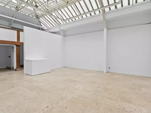 Loft 1 pièce 104 m²