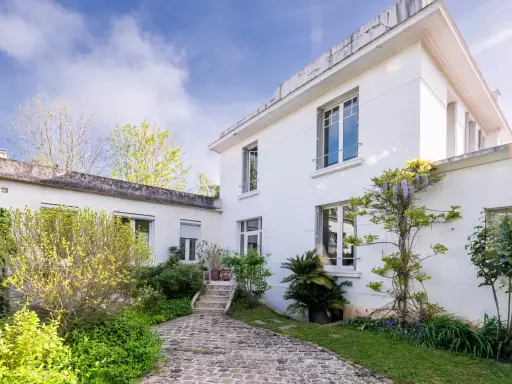 Maison 8 pièces 283 m²
