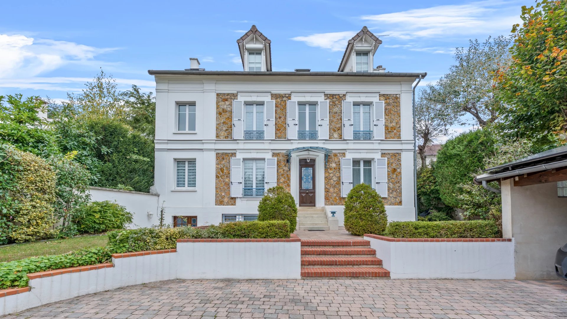 Villa 10 pièces 300 m²