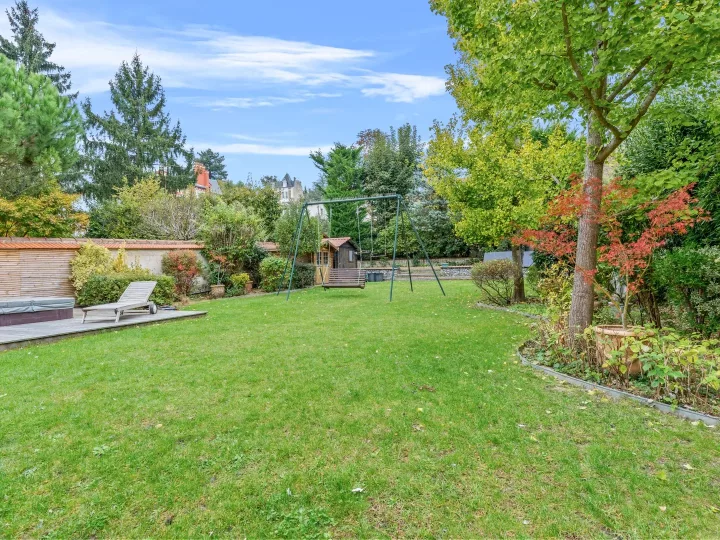 Villa 10 pièces 300 m²