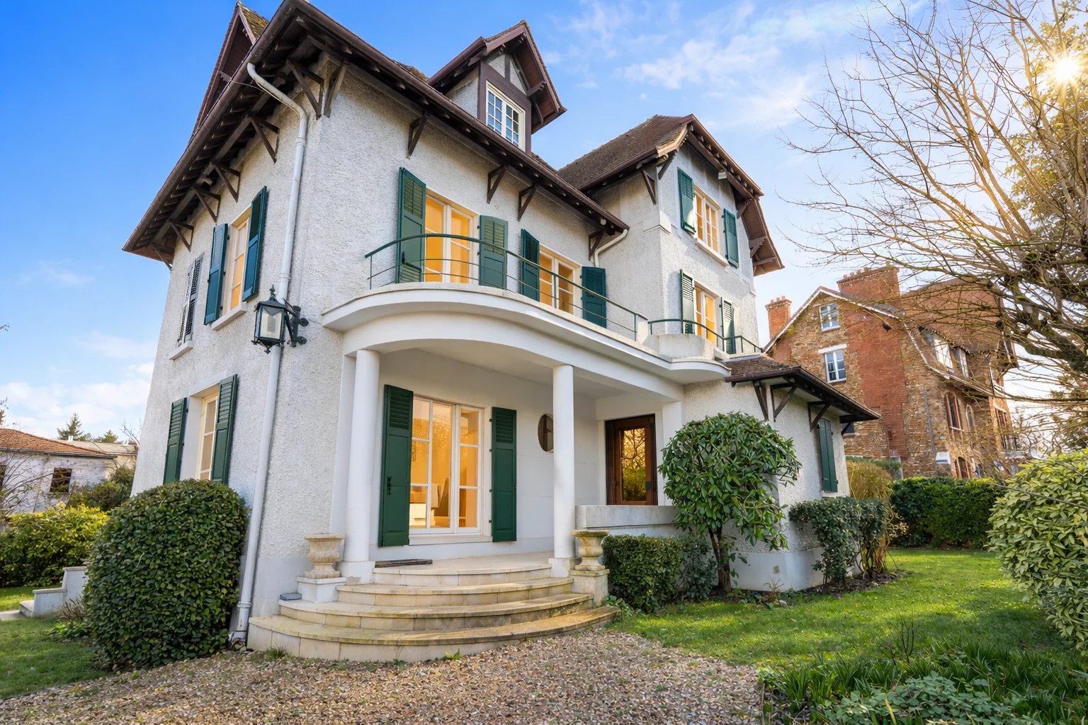 Villa 7 pièces 230 m²