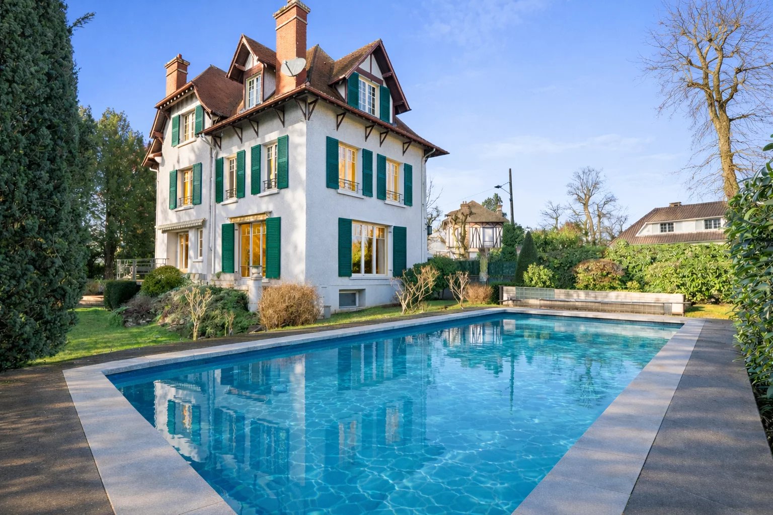 Villa 7 pièces 230 m²