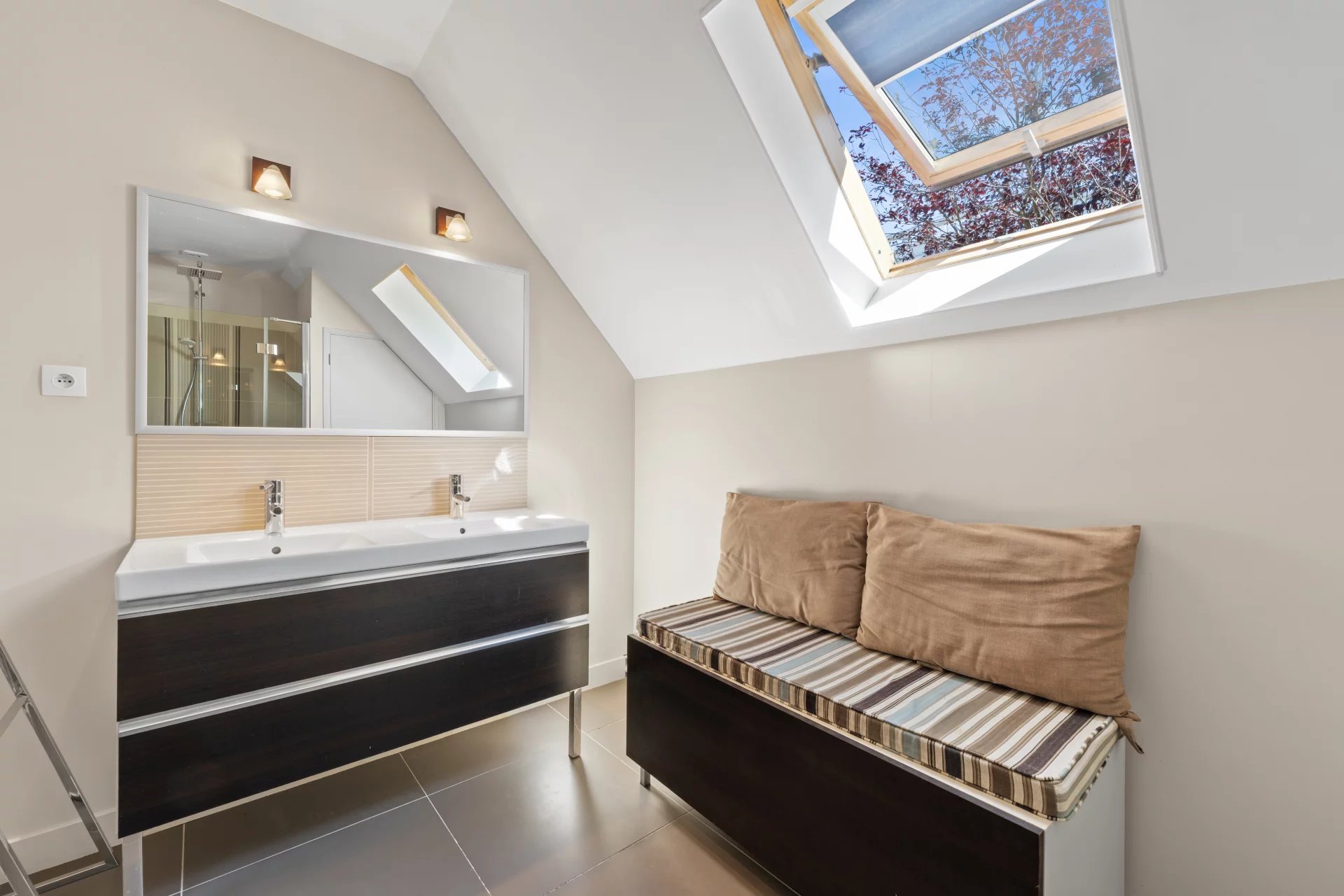 Maison 7 pièces 270 m²