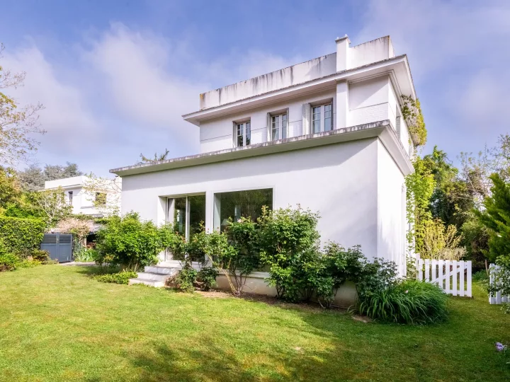 Maison 8 pièces 283 m²