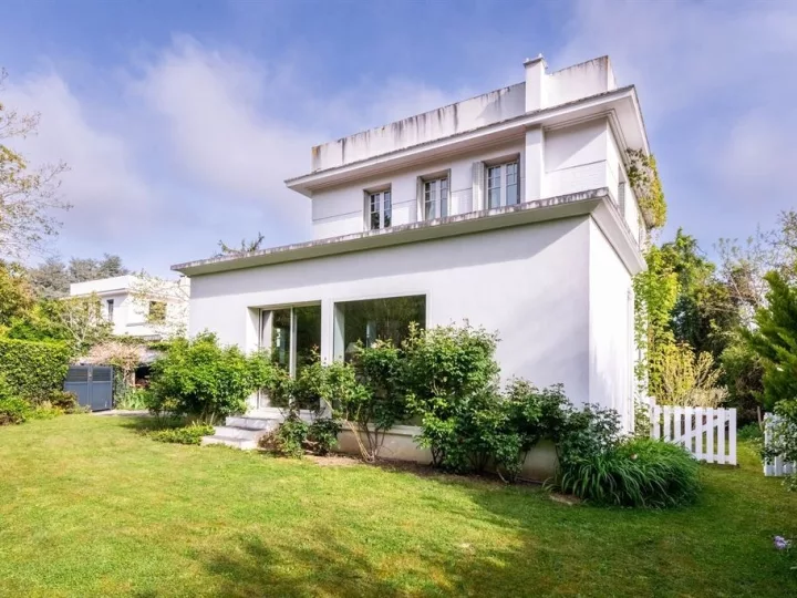 Maison 8 pièces 283 m²